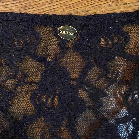 🌹Guess🌹 Black Lace Sleeves & Overlay Dress - Picture 7 of 7